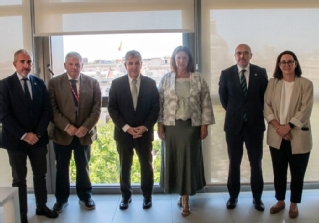 Representación de ambas delegaciones
